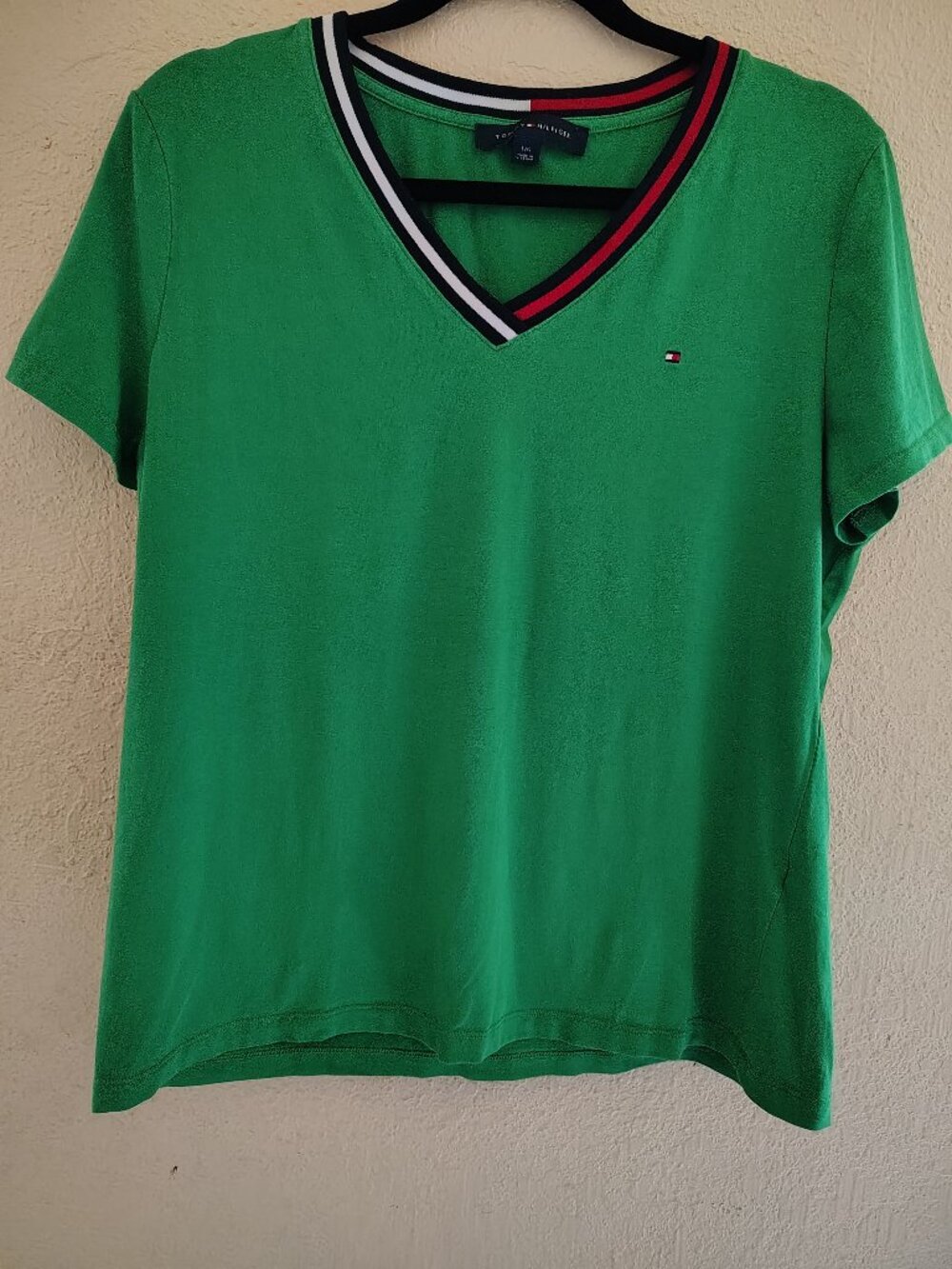 Tommy Hilfiger Women's Green Short Sleeve V Neck Top Size L